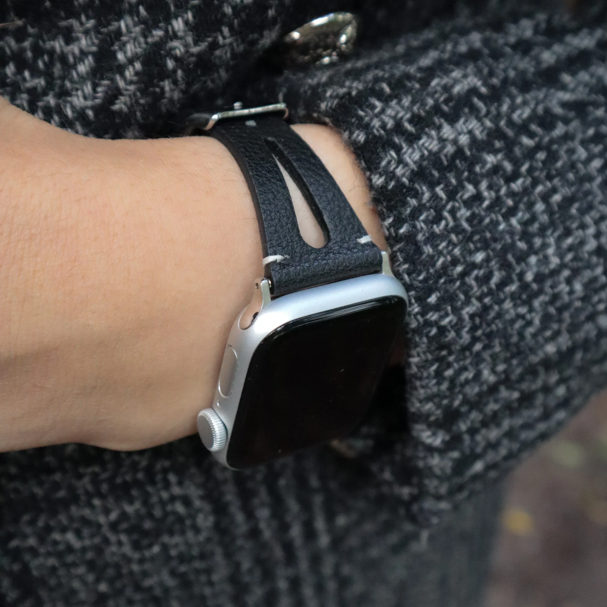 Schmales Kunstlederarmband für Apple Watch - Image 4